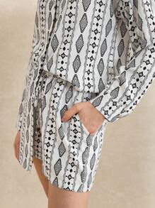 Écloséra Conjunto de dos piezas para mujer de uso diario con camisa de cárdigan de manga larga estampada de unicolor y shorts con bolsillos. Conjunto de dos piezas de verano para mujer para vacaciones. - Blanco - Ver 2