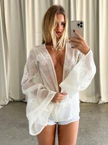 Aloruh 女式花卉提花宽松时尚喇叭袖衬衫 - 杏色 - 查看 6