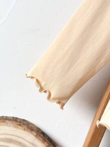 Loomiva Set de 2 piezas: Blusa de manga larga con cuello redondo y volantes con estampado de tulipanes de punto suave y pantalón de cintura elástica para niñas, en beige/albaricoque - Caqui - Ver 9