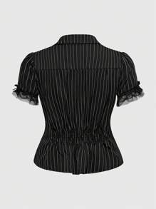 ROMWE Grunge Punk Áo sơ mi nữ tay ngắn họa tiết kẻ sọc ôm eo phối ren vá cỡ lớn - màu đen - Xem 2
