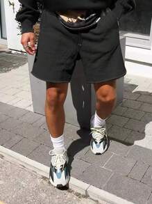 Manfinity LEGND Men's Streetwear Elastic Drawstring Embroidered Loose Hem Fashion Shorts - Black - View 1