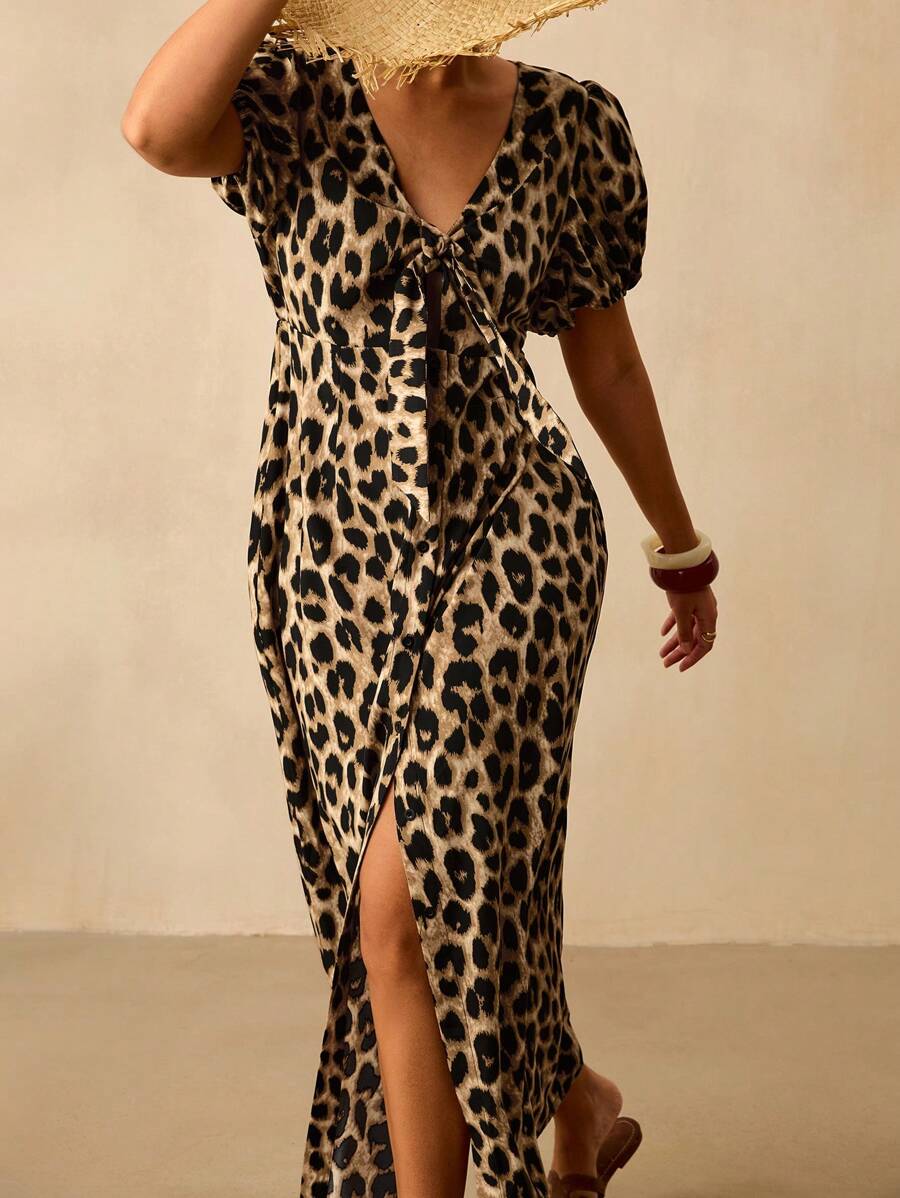 SHEIN VCAY 大码女式豹纹 V 领短袖超长连衣裙,前部蝴蝶结和纽扣下摆,休闲波西米亚度假连衣裙豹纹连衣裙大码豹纹连衣裙大码动物印花连衣裙大码猎豹印花连衣裙大码度假连衣裙,度假服装女士度假服装女士海滩服装女士假日服装夏季服装城市休闲服装,波西米亚风格,欧洲夏季海岛度假服装蜜月服装旅行服装机场外出服装,乡村 - 彩色 - 查看 1