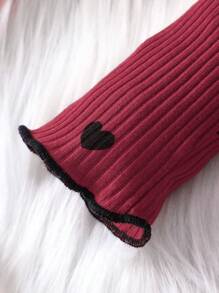 SHEIN Vintaside Kids 嬰兒女孩心形印花對比萵苣邊繫帶t恤和長褲 - 酒紅色 - 查看 7