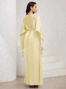 Veilorie فستان طويل ساتان بأكمام كيب أنيقة بياقة مستديرة للنساء، بذيل سمكة لون بني موكا