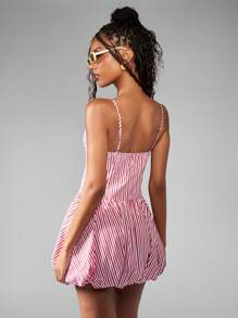 MISSGUIDED Bubble Hem Mini Dress Sweetheart Neckline Candy Stripe Summer Balloon Spaghetti Strap Party Club Beach Vacation Dress - Red - View 2