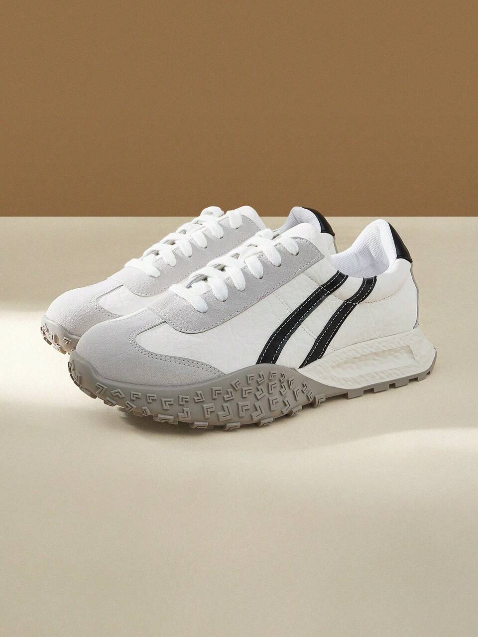 CUCCOO EASI Women's Patchwork Design Round Toe Flat Sneakers, Fashion & Comfortable PU Leather Grey Athletic Shoes For Daily Indoor & Outdoor Wear