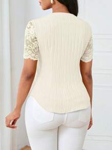 Lunelith SHEIN Lunessa 通勤简约女士蕾丝拼接V领短袖衬衫，夏季女士上衣短袖 - 杏色 - 查看 2