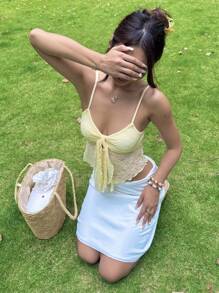 SHEIN Unity 黄色蕾丝碎花透明面料扭结前部不对称下摆露背吊带背心，优雅可爱性感，适合度假、海滩、派对、日常生活、约会、夏季女士穿着 - 黃色 - 查看 6