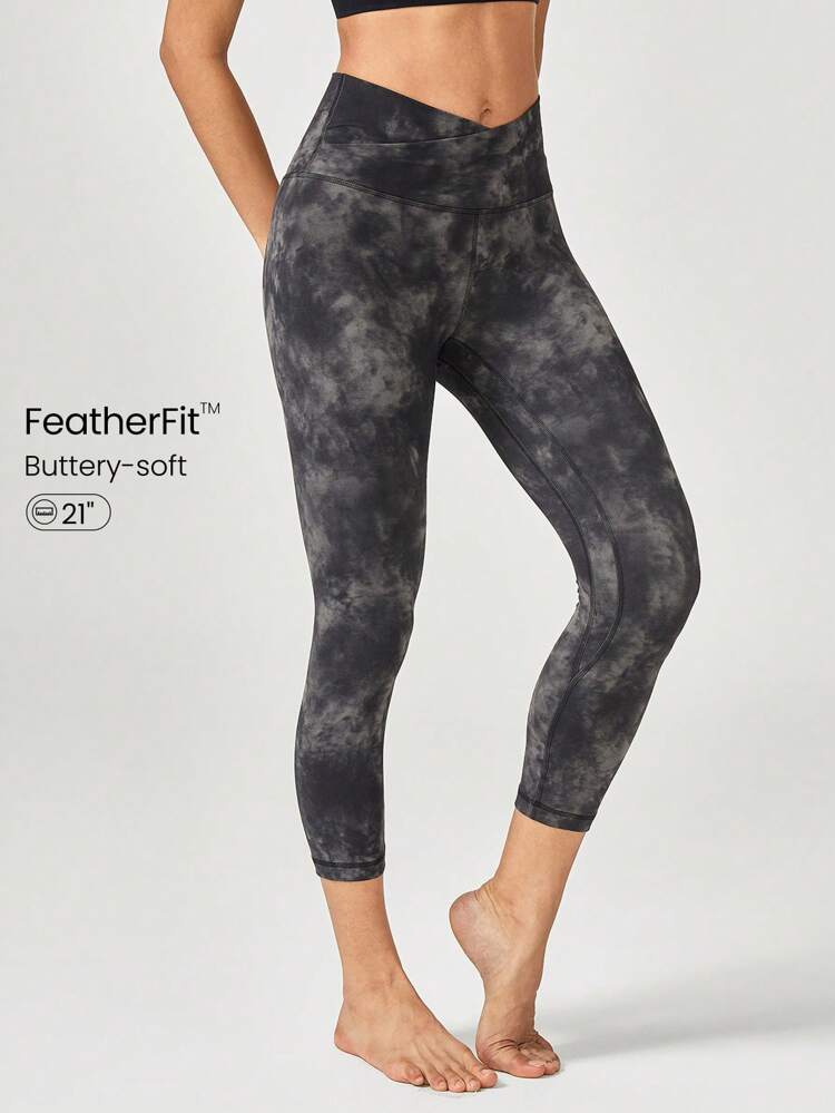 Leggings capri de yoga Crossover Cutie de 21" FeatherFit™