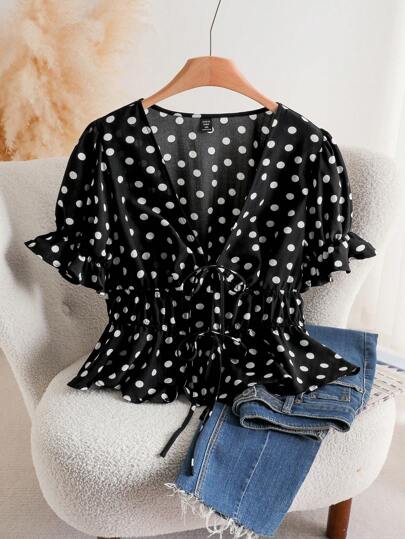 CosyJoli Áo kiểu nữ tay ngắn, màu đen chấm bi, thắt nơ phía trước, thích hợp cho kỳ nghỉ.
