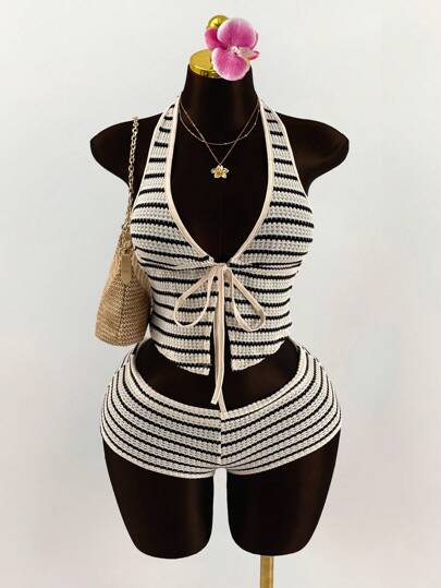 Amplova ชุดวันพักร้อน 2 ชิ้น สำหรับผู้หญิงไซส์ใหญ่ เสื้อกล้ามผูกหน้าแบ็คเลสลายขวาง และกางเกงขาสั้นเอวต่ำ