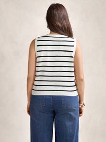 SHEIN LUNE Plus Size Women Casual Black And White Striped Knit Vest,Knight Print Single-Breasted Summer 2000's School Back-To-School Vacation Business Tops - Black and White - View 2