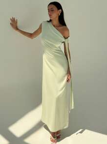 Aloruh Minimalist Commuter Elegant Green Fitted Long Dress With Shoulder Strap