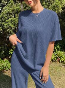 SHEIN EZwear Gestricktes Sommer Texturset aus locker sitzendem T-Shirt und Hose