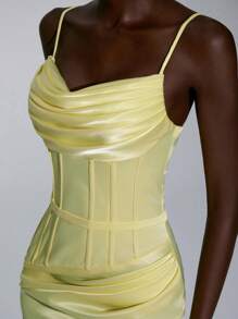 Elitara Elegant Cream Yellow Satin Shiny Elastic Spaghetti Strap Fish Bone Tape Low Waist Fish Tail Slit Maxi Dress, Suitable For Dates, Vacations, Music Festivals, Weddings, Awards Ceremonies, Graduation, Prom, Formal Occasions - Light Yellow - View 3