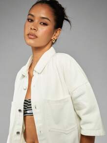 MISSGUIDED Camicia di jeans oversize con bottoni e maniche corte, ideale per l'estate, il resort, i festival e l'abbigliamento casual di tutti i giorni - Bianco - Visualizzare 4