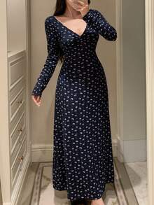 DAZY Long Ditsy Floral V-Neck Ruched Design Nightgown, Fall Pajama, Winter