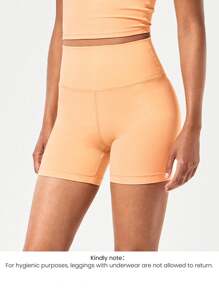 GLOWMODE Celana Pendek FeatherFit™ Pinggang Tinggi 4,3 inci dengan Pegangan Anti Selip Terintegrasi, Cocok untuk Yoga, Pilates, Studio, dan Pakaian Kasual Sehari-hari dengan Dampak Rendah. - Jeruk - View 8