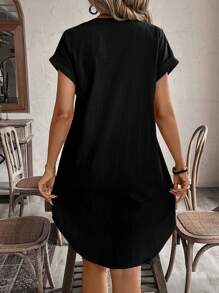 SHEIN Tall CURVE Vestido informal de talla grande para vacaciones con cuello en pico y botones frontales de unicolor - Negro - Ver 2