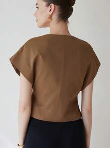 Aveloria Modichic 正面刺绣设计，3D蝙蝠袖上衣 - 棕色 - 查看 2