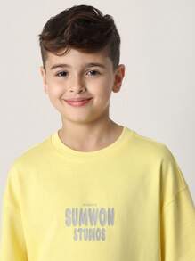 Sumwon Studios 青年宽松运动套装，休闲夏季运动休闲装，带有徽标印花、运动短裤和宽松 T 恤搭配