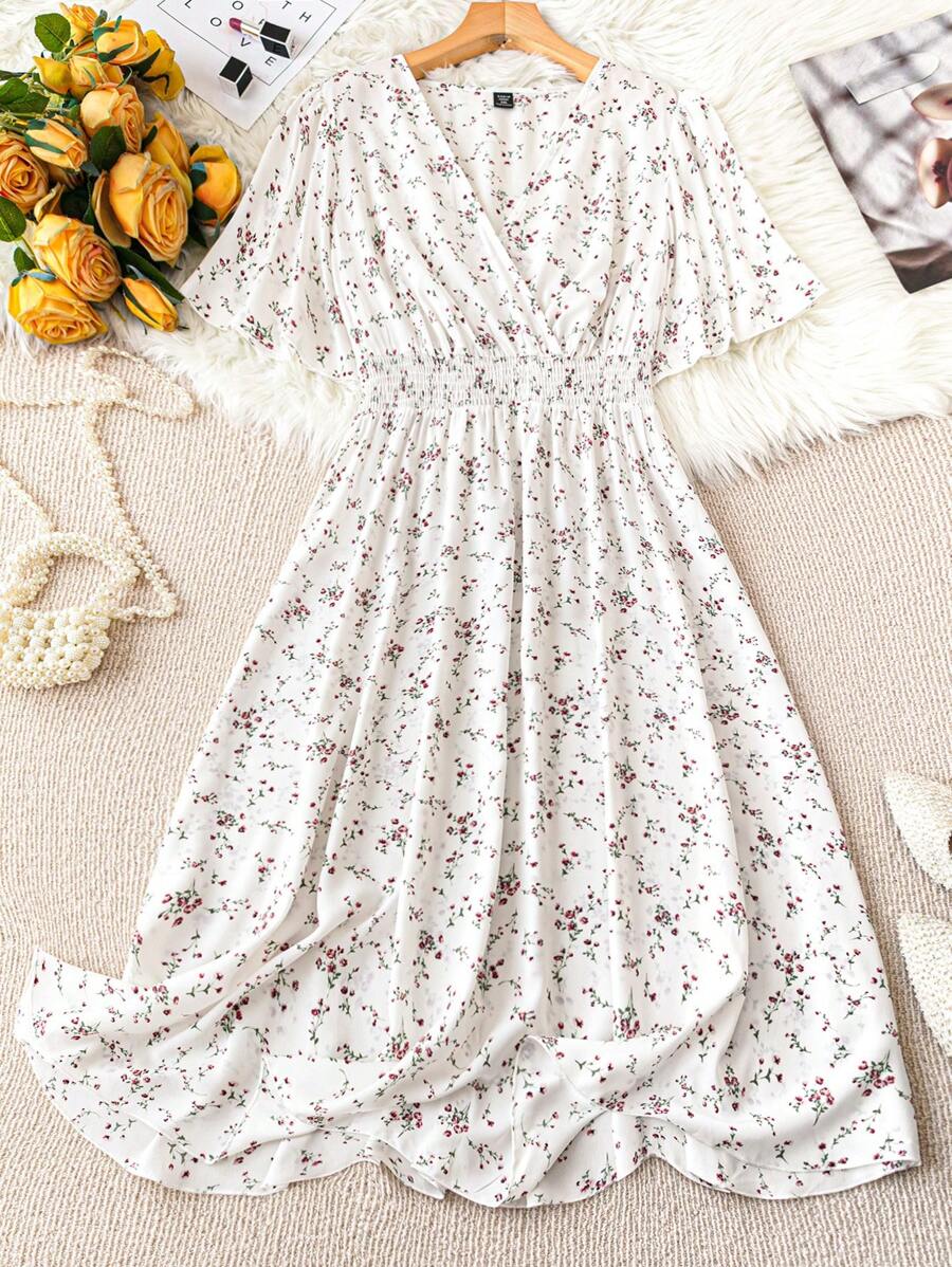 SHEIN CURVE+ 大码女式褶皱短袖收腰长款花卉印花休闲宽松连衣裙，适合春夏季，时尚百搭