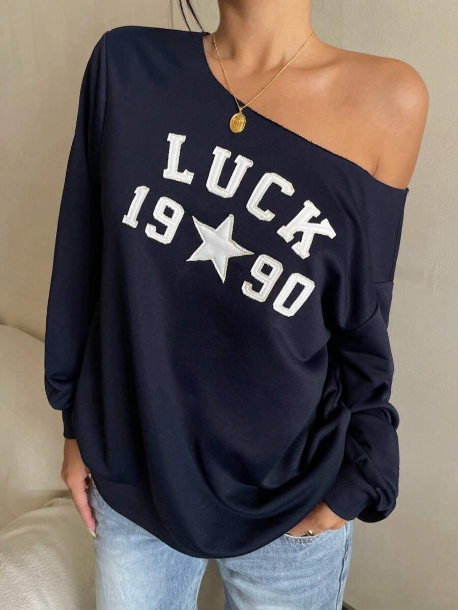 SHEIN 少女宽松不对称领口卫衣，休闲日常深蓝色宽松“幸运”标语印花长袖，适合初秋、秋冬季、返校季，可爱又时尚，适合假日亲子户外活动。 - 藏蓝色 - 查看 1