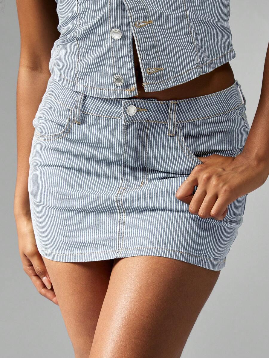 MISSGUIDED Pinstripe Denim Mini Skirt Y2K Style High Waisted Summer Festival Jean Skirt Spring Fitted Casual Streetwear - Light Wash - View 1