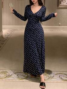 DAZY Long Ditsy Floral V-Neck Ruched Design Nightgown, Fall Pajama, Winter