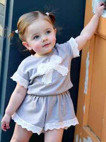 2pcs/Set Baby Girl Spring&Summer Casual Style Bowknot Decoration Short Sleeves Top&Lace Decoration Short Pants