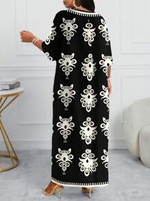 SHEIN Lady 大码全印花V领短袖优雅夏装 - 黑色 - 查看 2