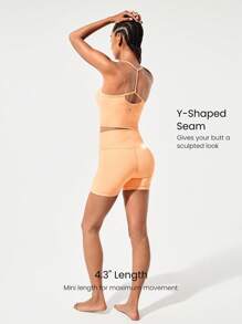 GLOWMODE Celana Pendek FeatherFit™ Pinggang Tinggi 4,3 inci dengan Pegangan Anti Selip Terintegrasi, Cocok untuk Yoga, Pilates, Studio, dan Pakaian Kasual Sehari-hari dengan Dampak Rendah. - Jeruk - View 3