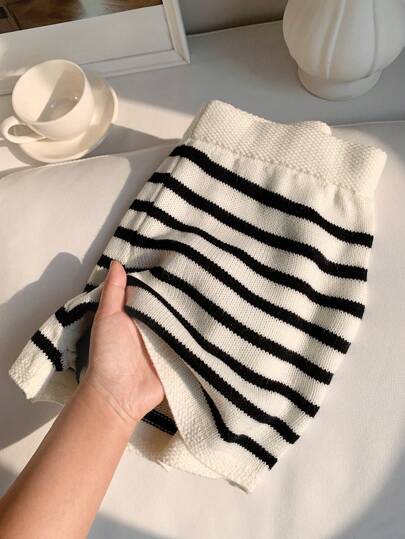 Comfortcana Pantalones cortos de punto a rayas casuales de verano para mujer