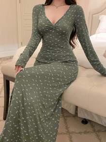 DAZY 碎花修身长款V领褶皱设计睡裙，秋冬款 - 綠色 - 查看 6