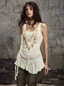ROMWE Grunge Punk Asymmetrisches Rüschen-Perlendesign Metall Dekor Bodycon Cami Top im Hip Y2K Baddie Stil - Beige - Übersicht 11