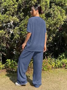 SHEIN EZwear Gestricktes Sommer Texturset aus locker sitzendem T-Shirt und Hose