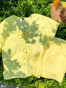 Comfortcana 2 件大码女士假日风格黄色短袖蝴蝶结上衣和短裤套装，适合春夏季