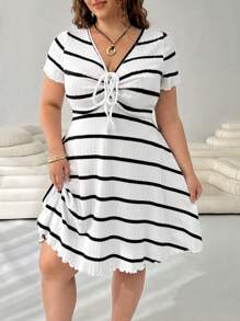 CovetEZ Vestido de línea A suave acanalado de manga corta para talla grande - Blanco y Negro - Ver 6