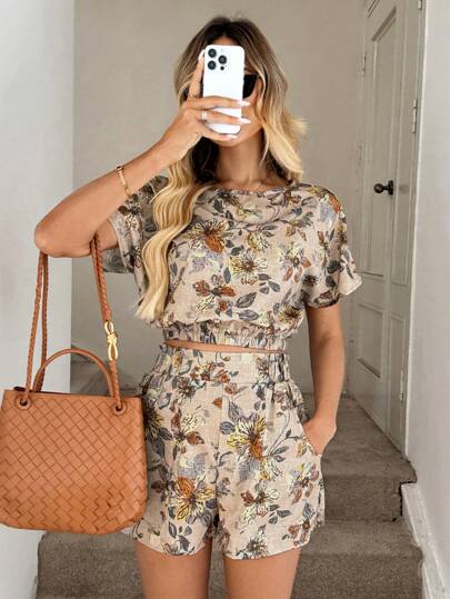 Easowa Vintage Floral Print Casual Elegant Outfit For Women, Includes Round Neck Ruched Waist Blouse And Ruffled Waist Pocket Shorts