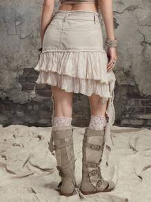 ROMWE Grunge Punk Minifalda de mezclilla con diseño desgastado, volantes y remiendo para mujer estilo Y2K