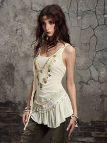 ROMWE Grunge Punk Asymmetrisches Rüschen-Perlendesign Metall Dekor Bodycon Cami Top im Hip Y2K Baddie Stil - Beige - Übersicht 3