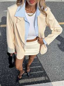 Siren Gaze Damen Business Lässig 2 in 1 beige Blazer im Vintage-Stil. Ideal für Frauen, die bequeme und stilvolle Bürooutfits suchen, auch ein Trendteil für die Saison Herbst/Winter.