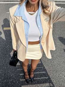 Siren Gaze Damen Business Lässig 2 in 1 beige Blazer im Vintage-Stil. Ideal für Frauen, die bequeme und stilvolle Bürooutfits suchen, auch ein Trendteil für die Saison Herbst/Winter.