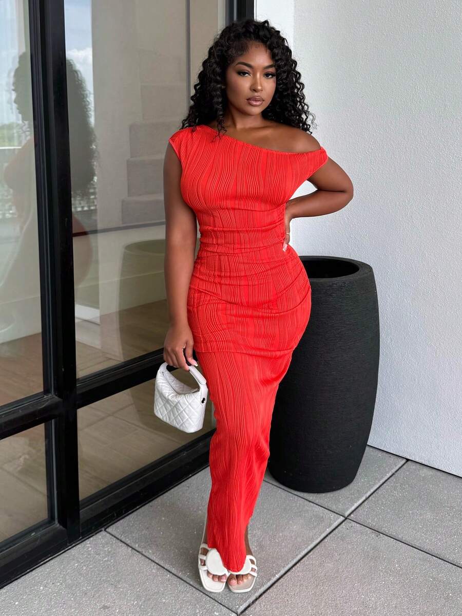 Alexandranx 夏季新款优雅派对日常约会斜肩单肩露肩前褶修身长裙波浪纹理针织面料白色女装连衣裙 - 橘色 - 查看 1