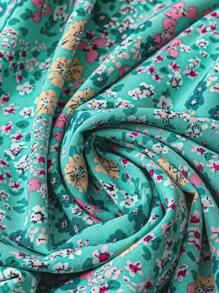 EMERY ROSE Women's Ditsy Floral Regular Fit Vacation Daily Casual Commute Ruffle Sleeve Blouse - Green - View 3