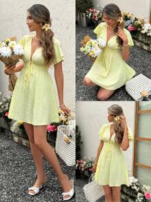 SHEIN LUNE Abito corto estivo da donna con maniche a volant, con laccetti frontali e design monocolore sexy