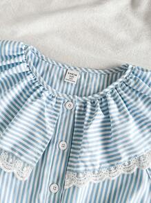 SHEIN Vintaside Kids Mädchen Ärmellose Spitze Große Kragen Mode Einfach Top Kombiniert Mit Lässig Vielseitig Spitzenshorts Set, Perfekt Für Sommer Zuhause Lässig Oder Für den Täglichen Outdoor-Gebrauch