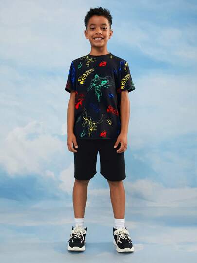 SUPERMAN X SHEIN Tween Boy 霓虹彩色超级英雄印花黑色休闲酷炫落肩短袖 T 恤