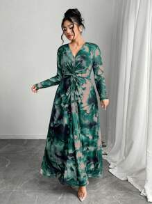 Modelyn Plus Size Elegant Floral All-Over Print Twist Front Dress - Green - View 6