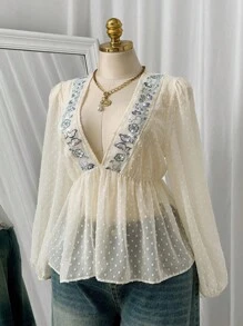 SHEIN Clasi Plus Size Floral Lace Patchwork Chiffon Blouse, Resort Style, Spring/Summer Elegant Exquisite - Apricot - View 1